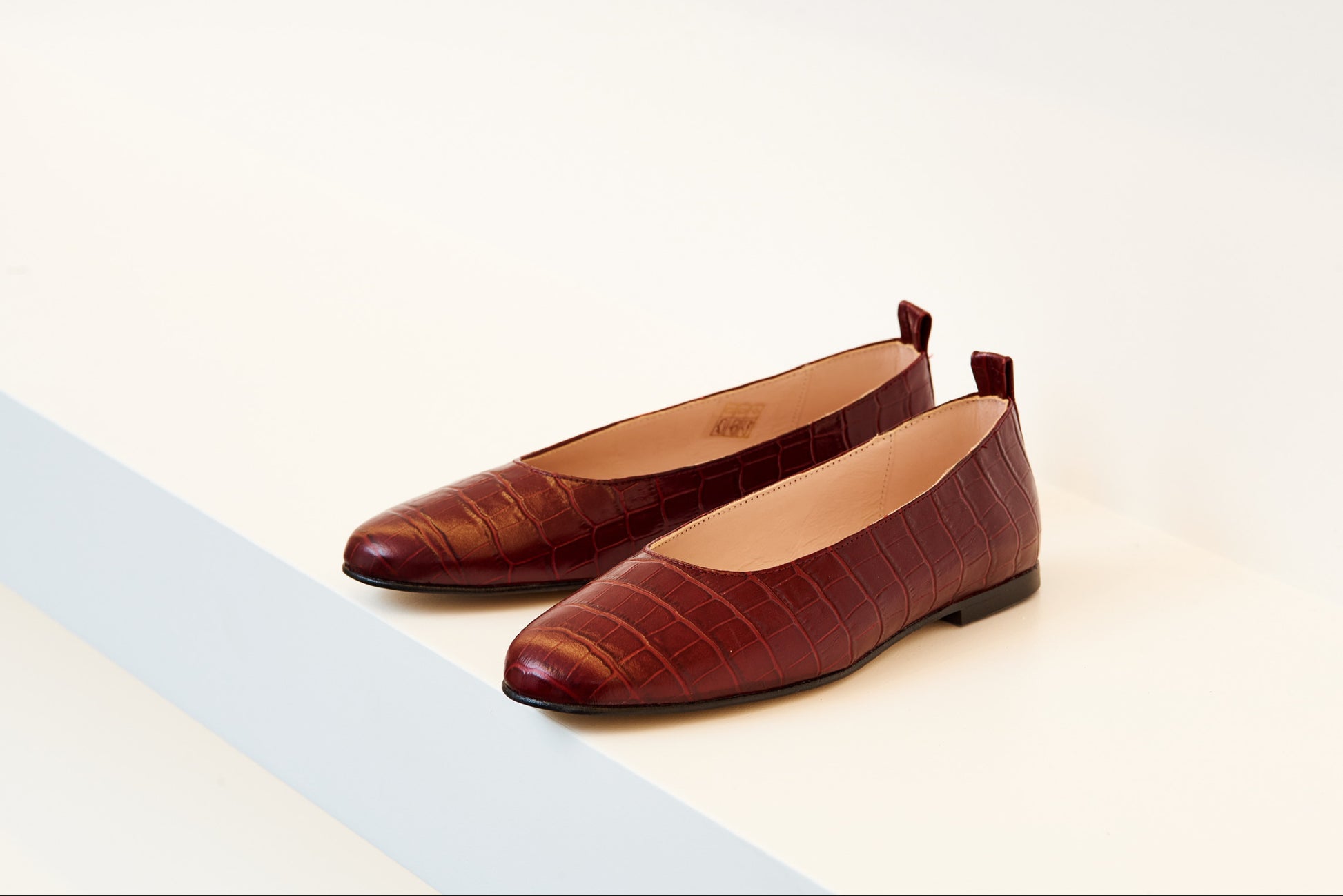 Valencia Red Croc Flat - Halo Shoes