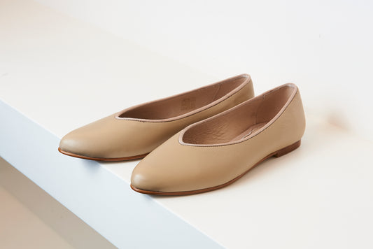 Valencia Taupe Pointed Flat